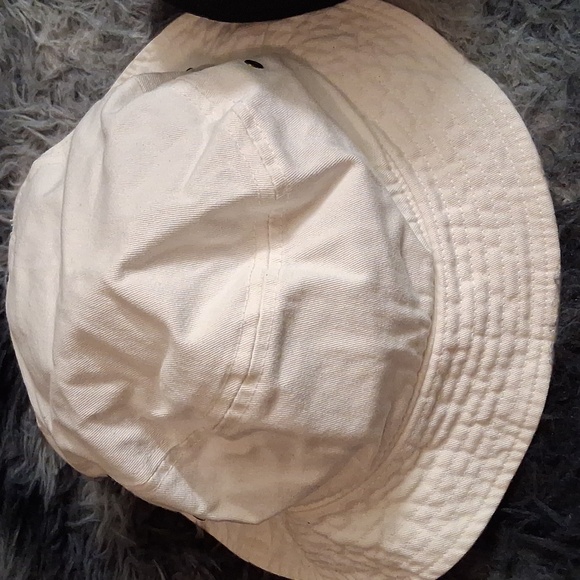 Stylish Black and White Bucket Hats - Picture 3 of 5